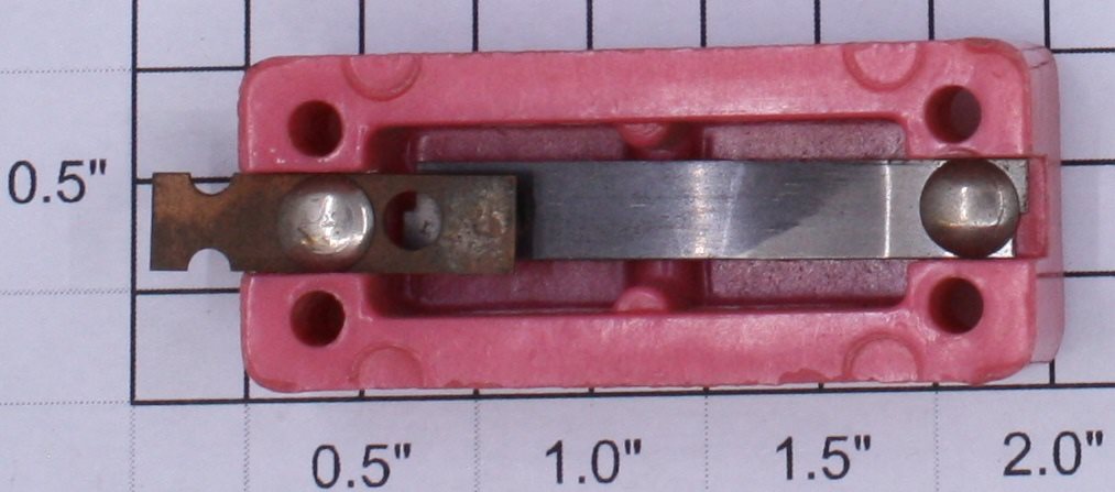 Lionel 1041-32 Pink 60 Watt Circuit Breaker