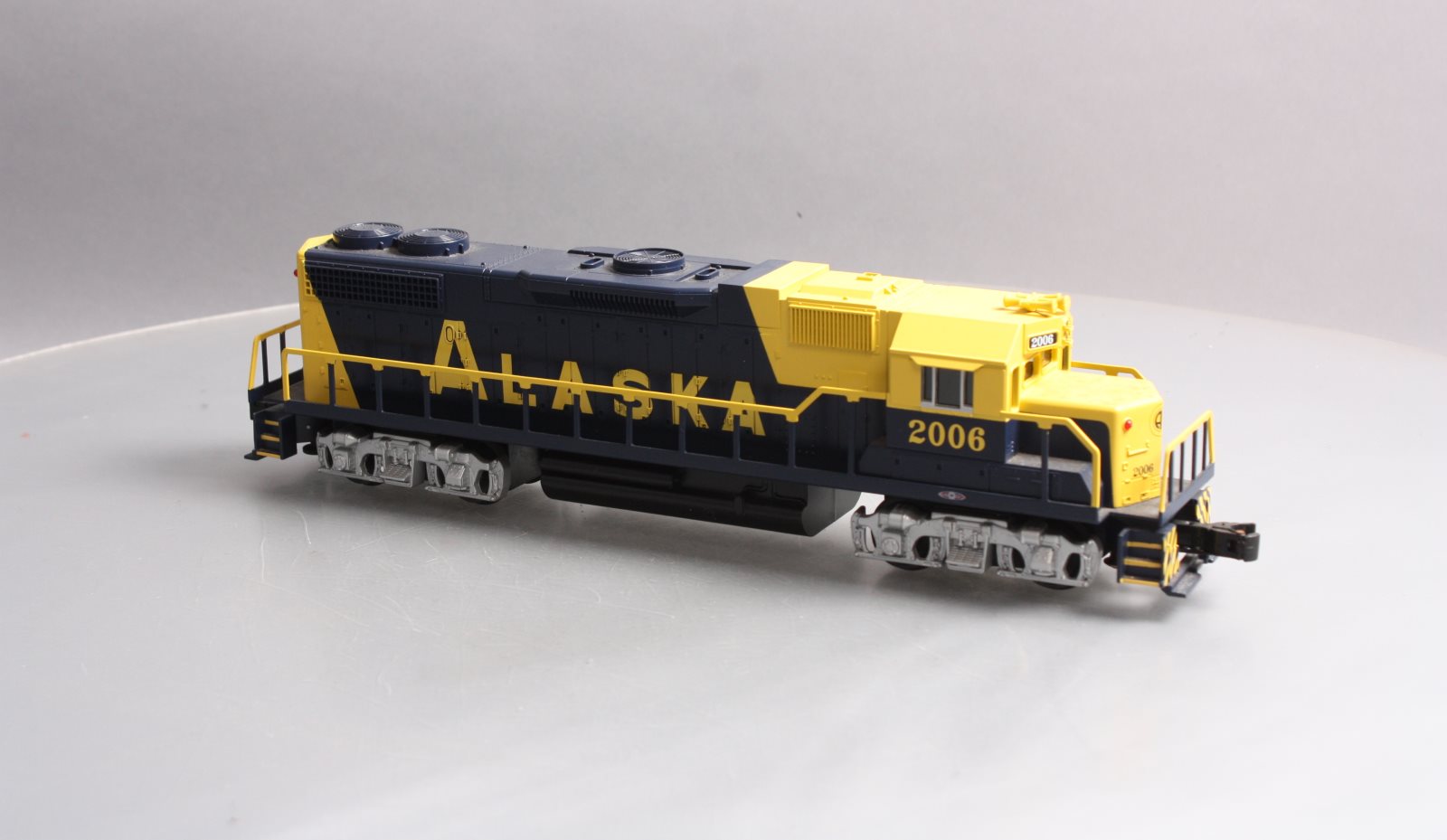 Williams 21317 O Gauge Alaska Railroad GP38 Dummy Diesel Locomotive #2006 MT/Box