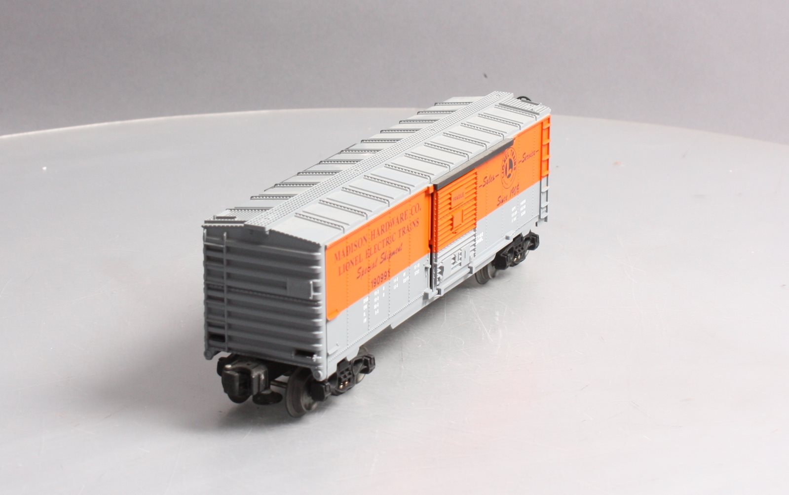 Lionel 6-19816 O Gauge Madison Hardware Operating Boxcar #190991 LN/Box