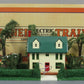Lionel 11-90074 O #912 Suburban Home Scenic Plot w/ #189 Villa Ivory & Peacock NIB