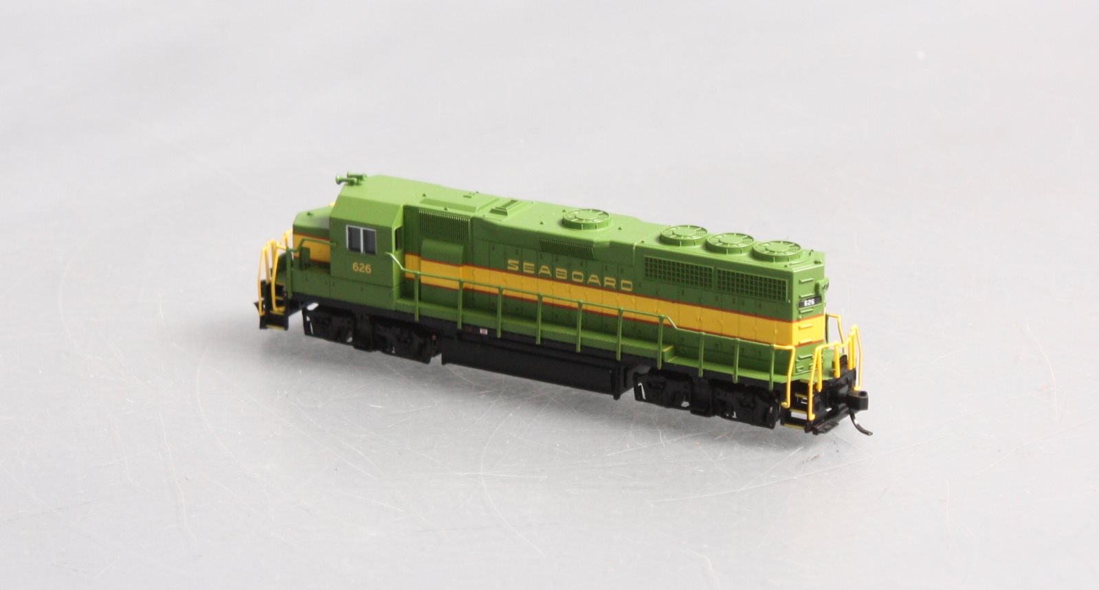 Atlas 53937 N Seaboard GP-40 Diesel Locomotive #626 w/DCC