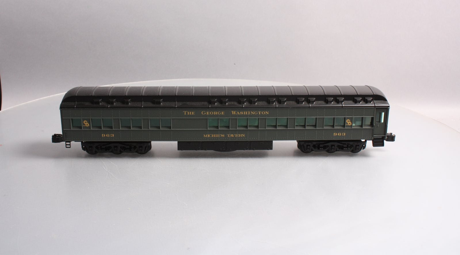 Lionel 6-15575 O C&O The George Washington Heavyweight Station Sounds Diner Car