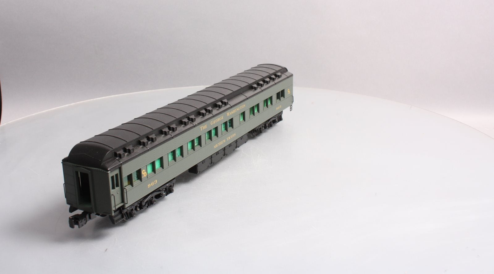Lionel 6-15575 O C&O The George Washington Heavyweight Station Sounds Diner Car