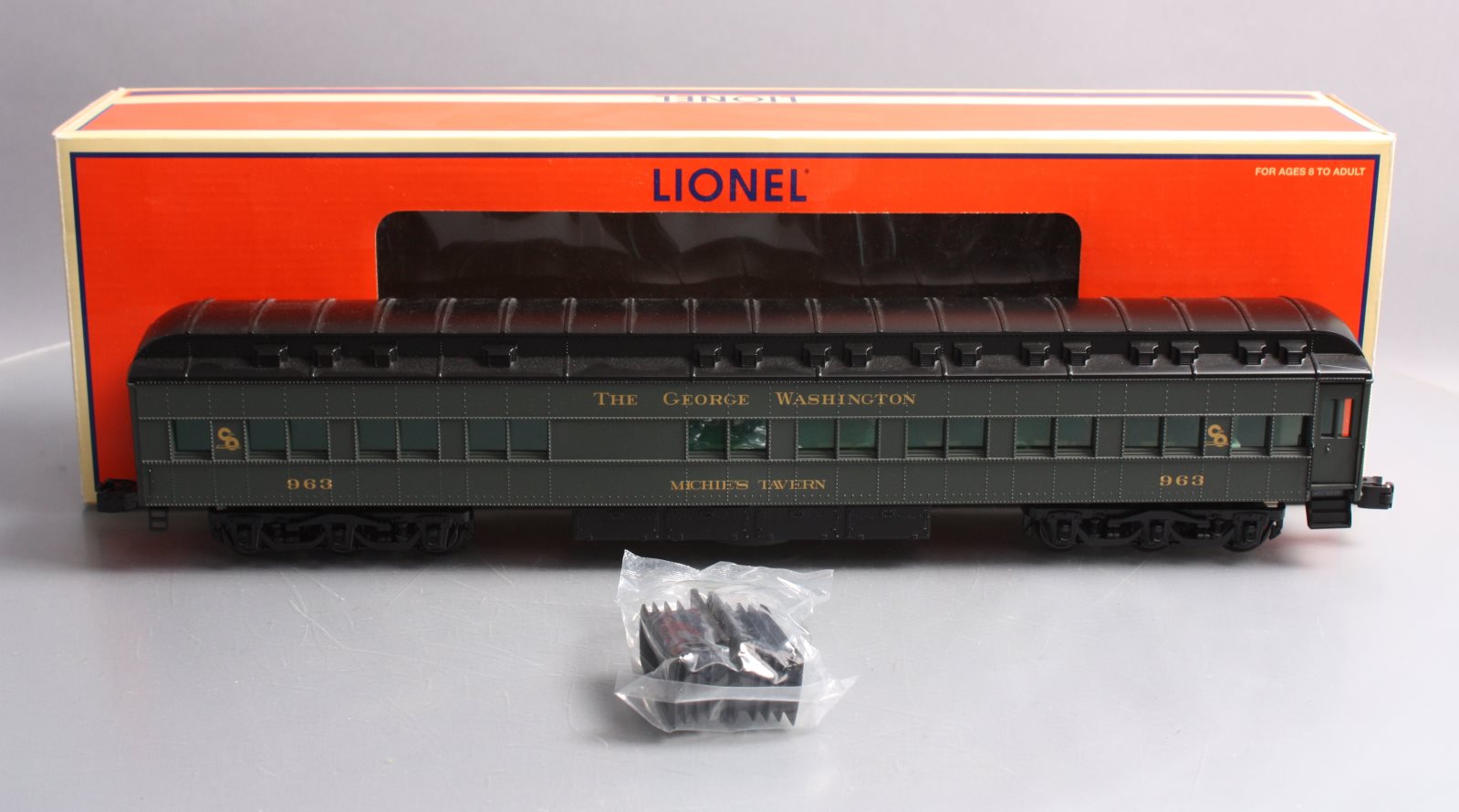 Lionel 6-15575 O C&O The George Washington Heavyweight Station Sounds Diner Car