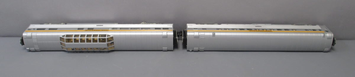 MTH 20-3350C O Chesapeake & Ohio 70' Coach/Vista Dome Passenger Set (Set of 2) LN/Box