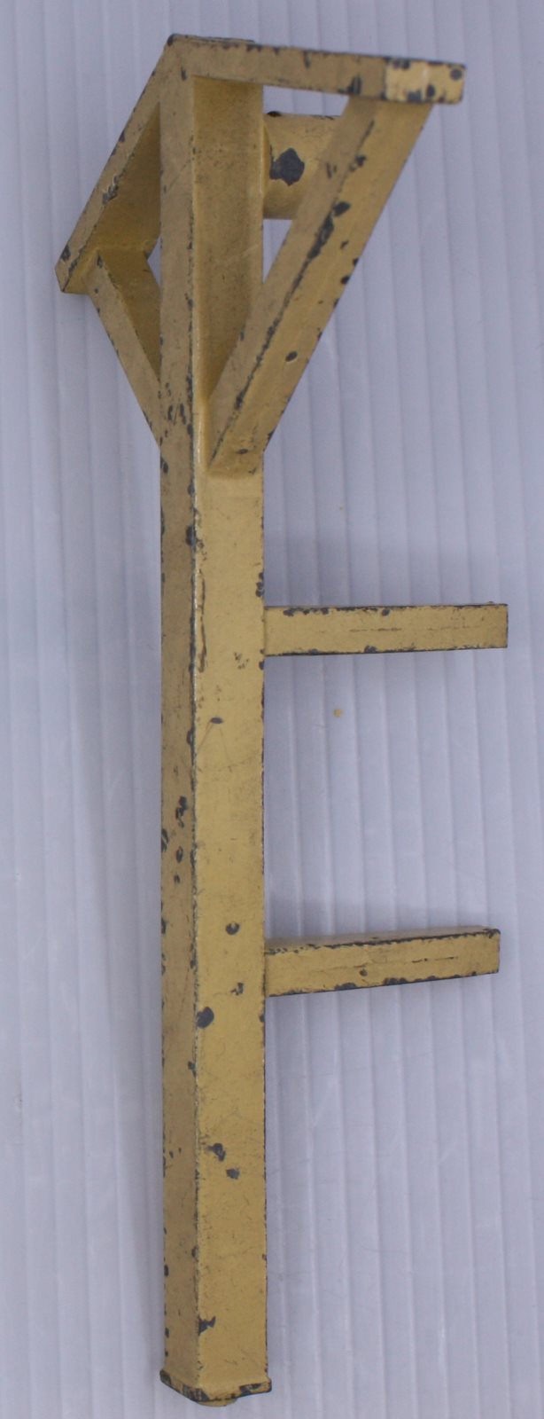 Lionel 164-3 Yellow Left Hand Roof Support Post