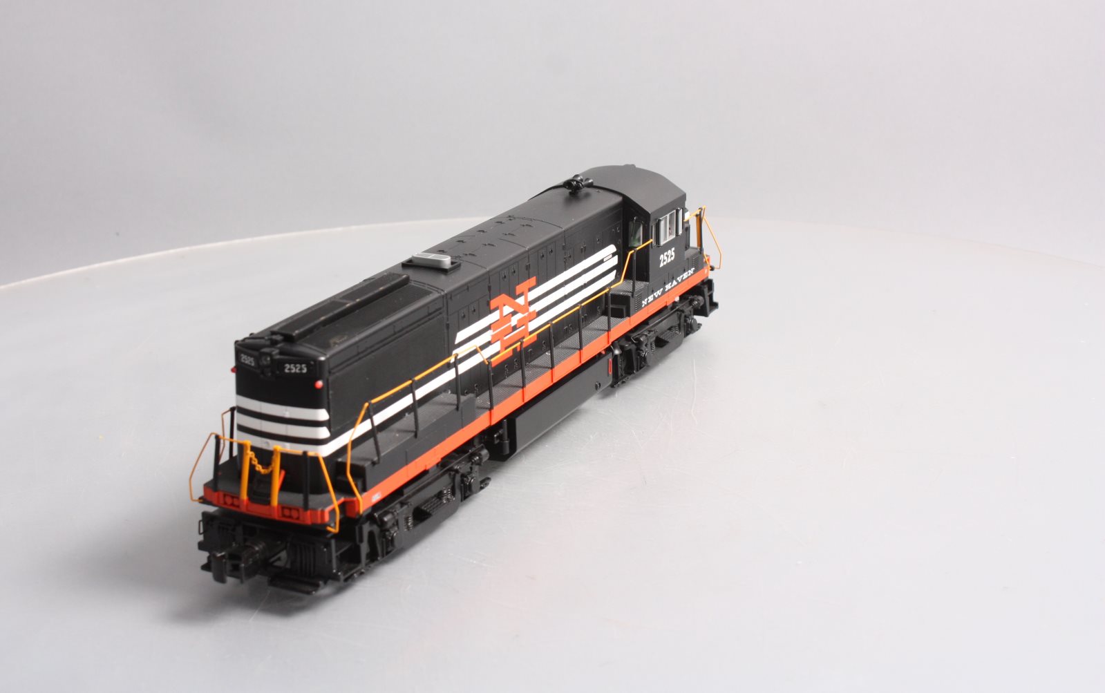 MTH 20-20145-1 O Gauge New Haven U25B Diesel Engine #2519 w/PS 2.0 Hi-Rail