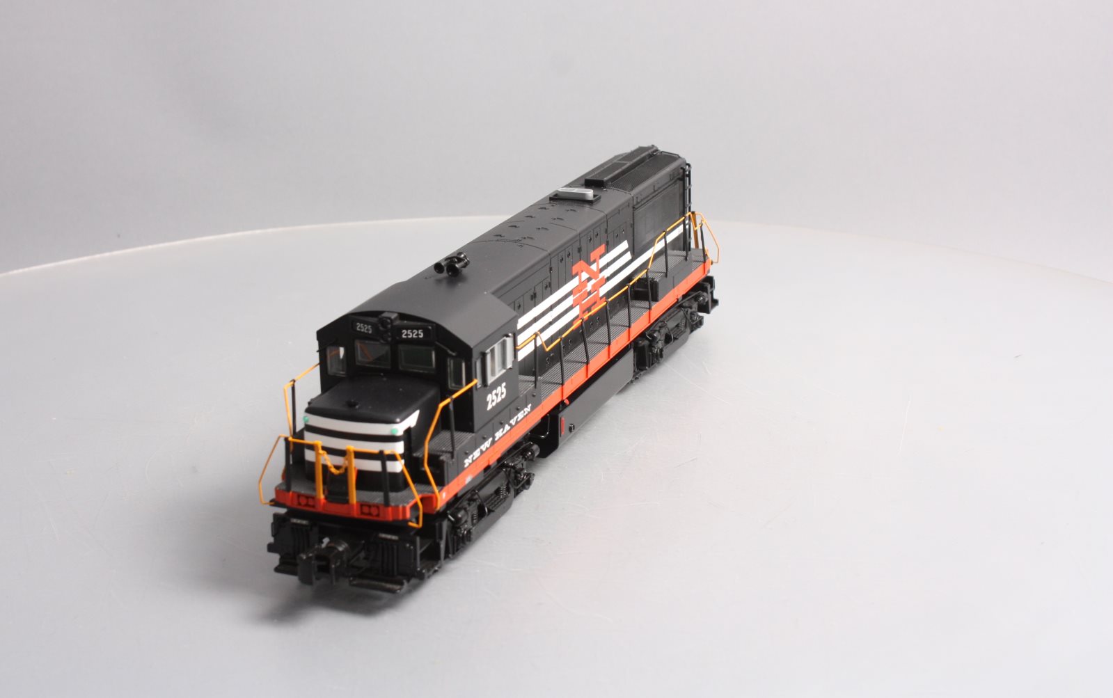 MTH 20-20145-1 O Gauge New Haven U25B Diesel Engine #2519 w/PS 2.0 Hi-Rail