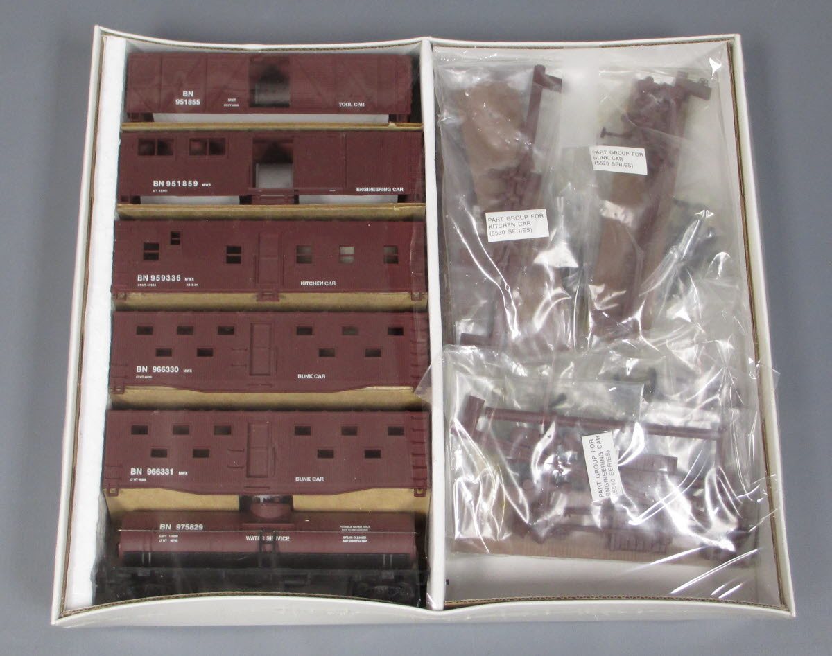 Walthers 932-914 HO Burlington Northern Work Train Kit #1