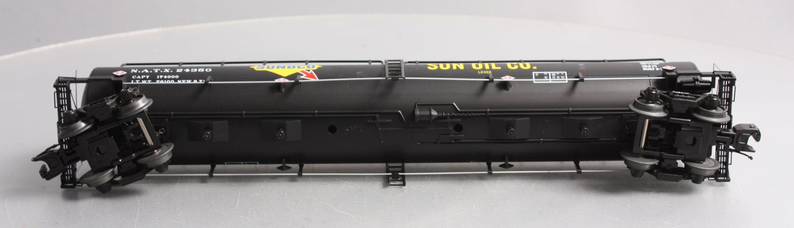 MTH 20-96727 O Sunoco 20,000-Gallon 4-Compartment Tank Car #24350