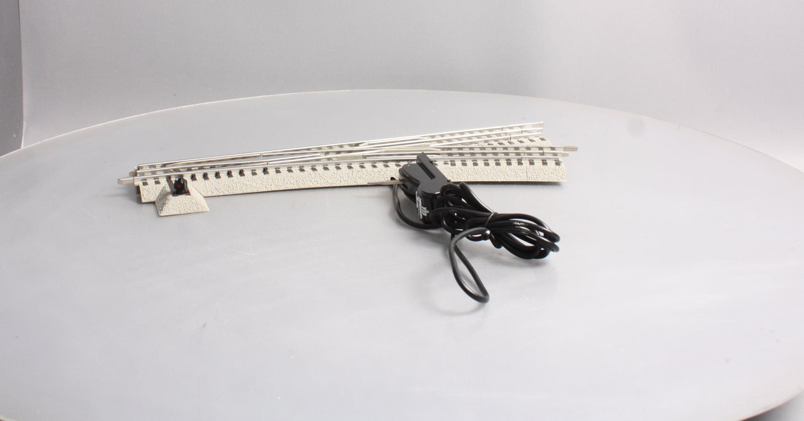 Lionel 6-81952 O-72 Right Hand Fastrack Remote/Command Switch Turnout