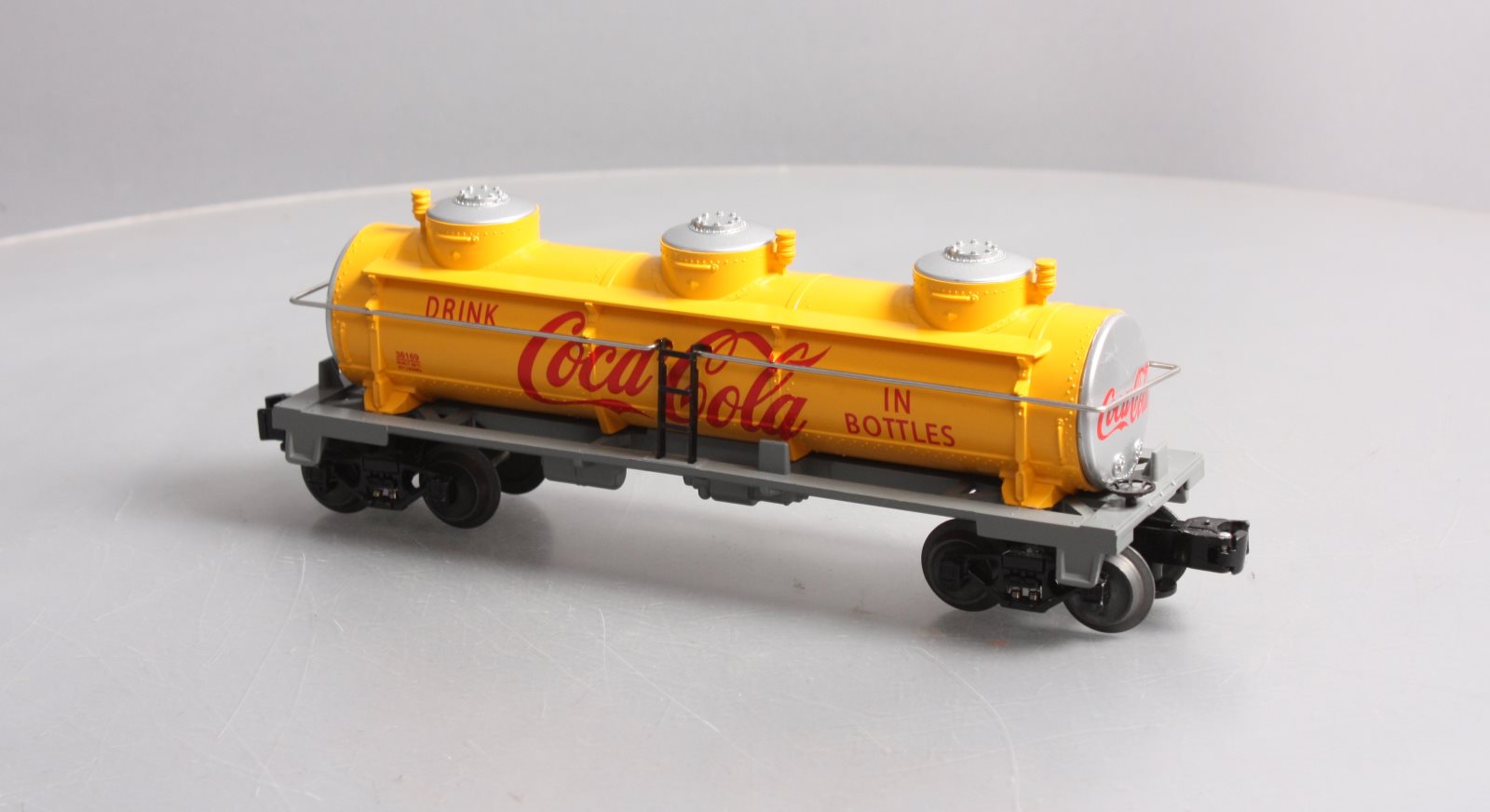 Lionel 6-36169 O Coca Cola 3-Dome Tank Car