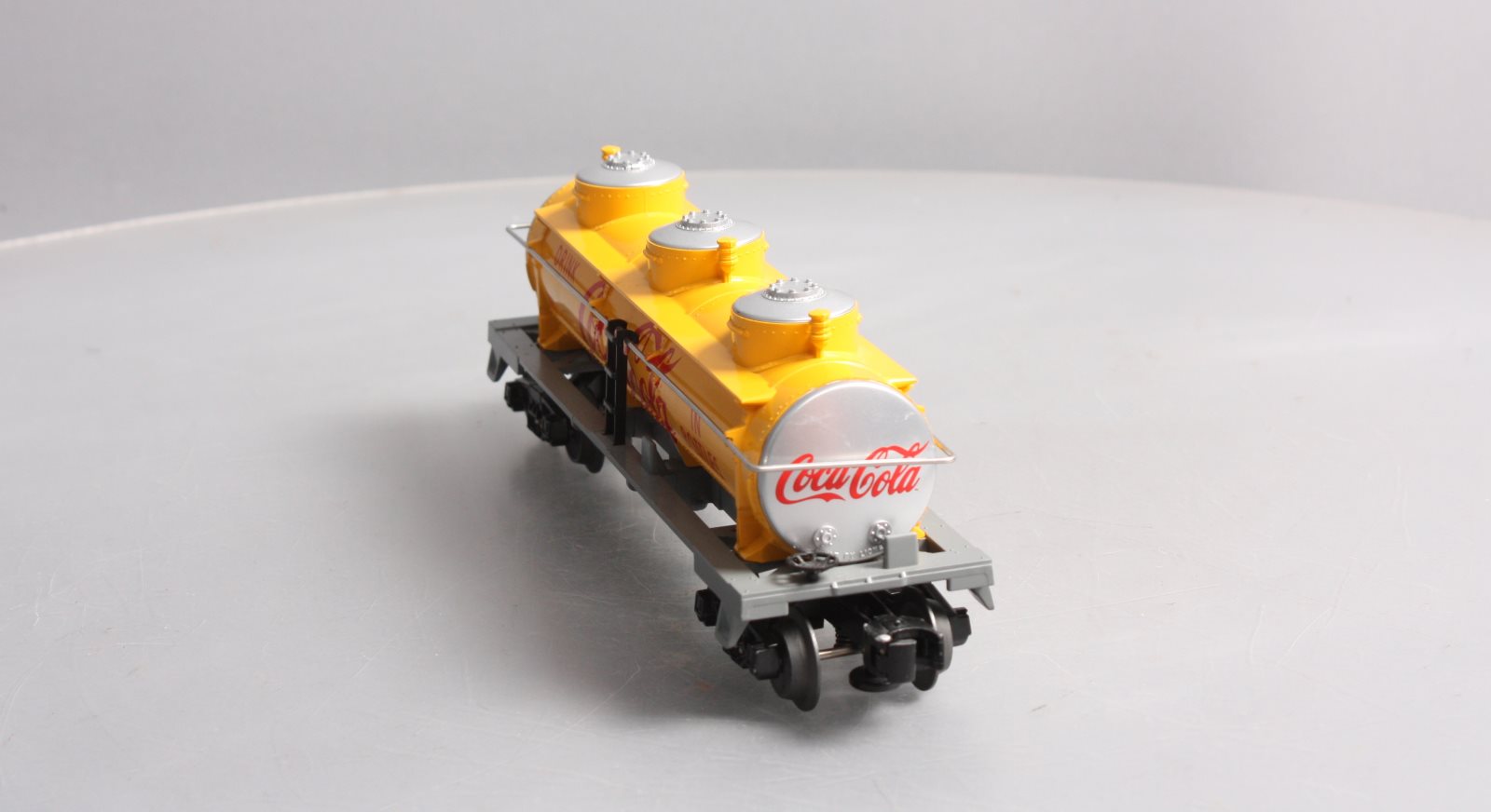 Lionel 6-36169 O Coca Cola 3-Dome Tank Car