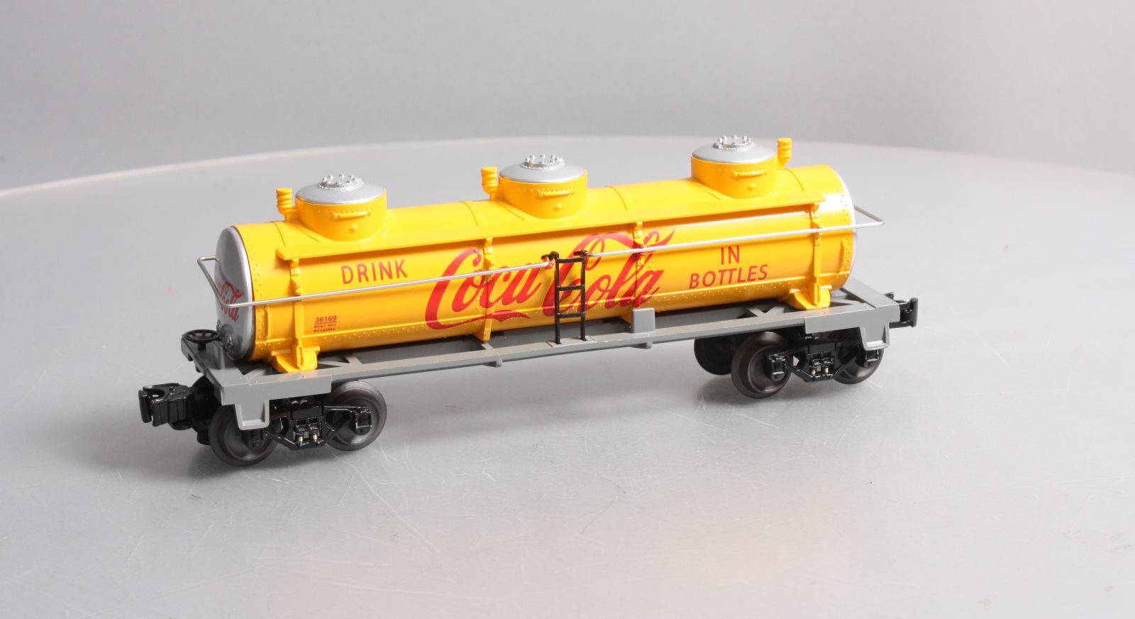 Lionel 6-36169 O Coca Cola 3-Dome Tank Car