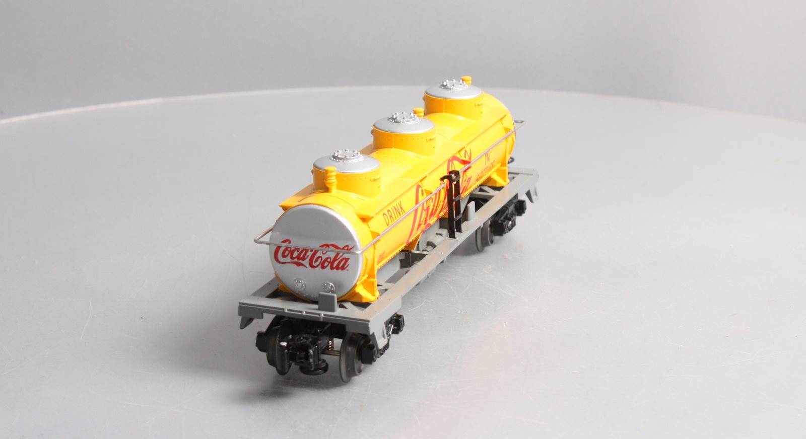 Lionel 6-36169 O Coca Cola 3-Dome Tank Car