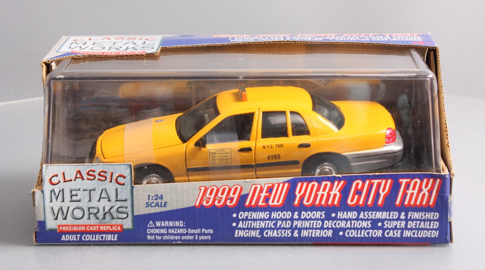 Classic Metal Works 50101 1:24 Yellow NYC 1999 Ford Crown Victoria Taxi