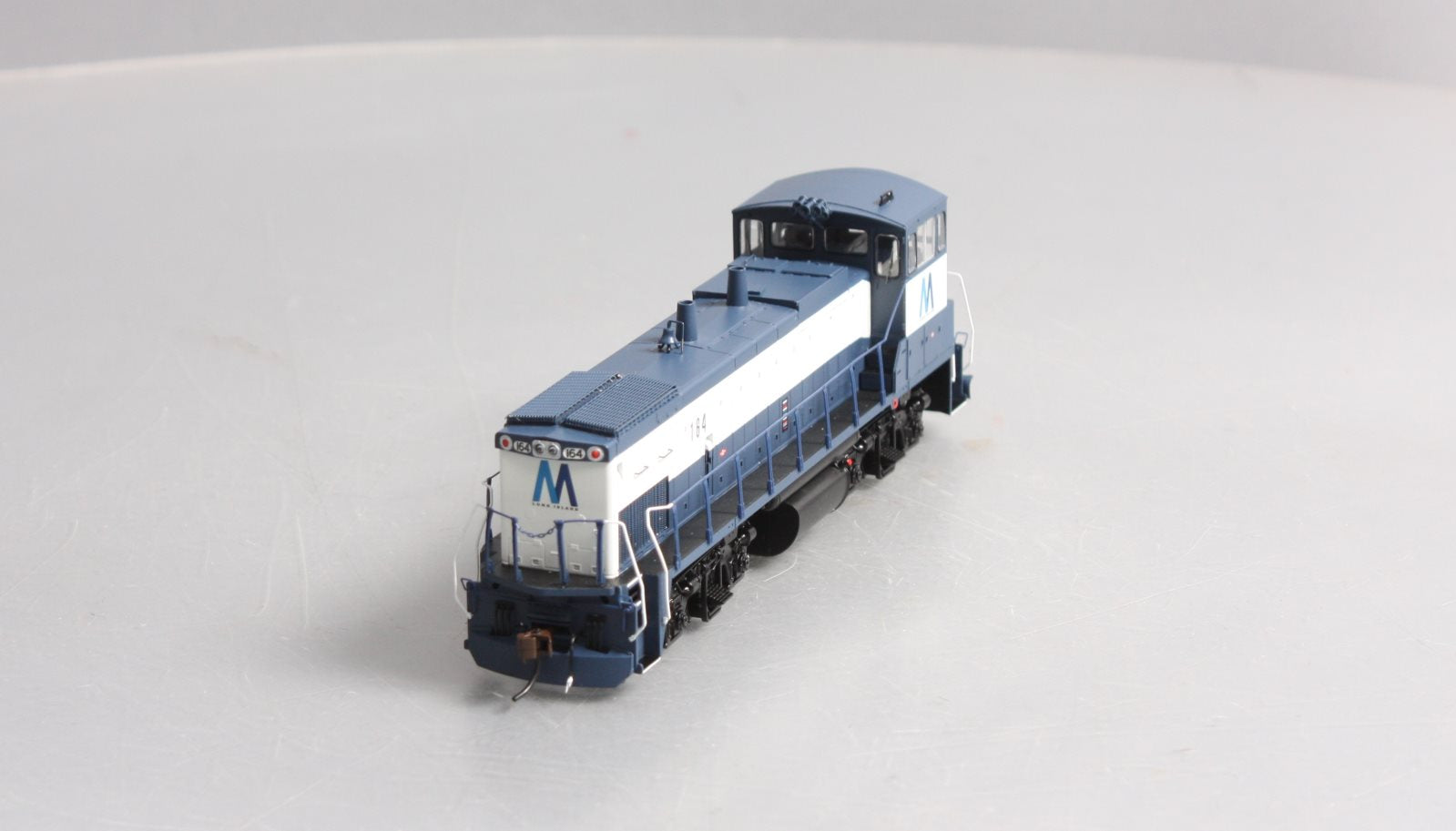 Athearn G66244 HO Long Island Railroad MP15AC Diesel Locomotive #164 w/DCC