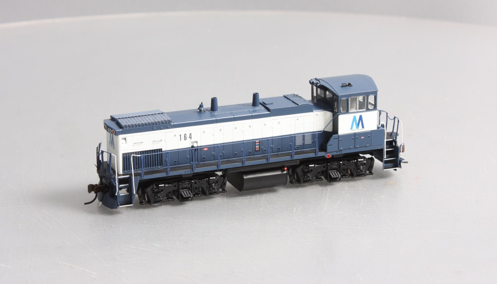 Athearn G66244 HO Long Island Railroad MP15AC Diesel Locomotive #164 w/DCC