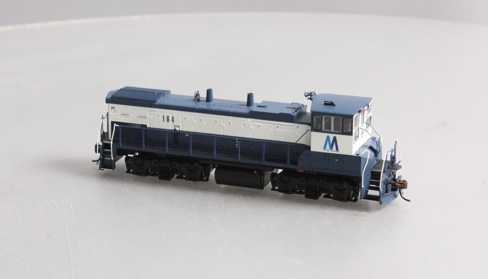 Athearn G66244 HO Long Island Railroad MP15AC Diesel Locomotive #164 w/DCC
