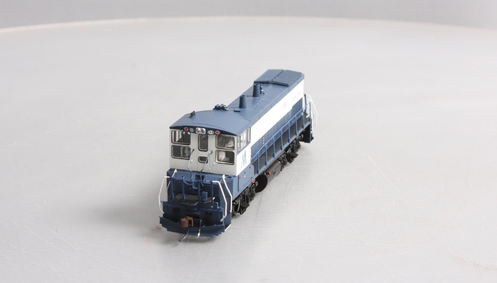 Athearn G66244 HO Long Island Railroad MP15AC Diesel Locomotive #164 w/DCC