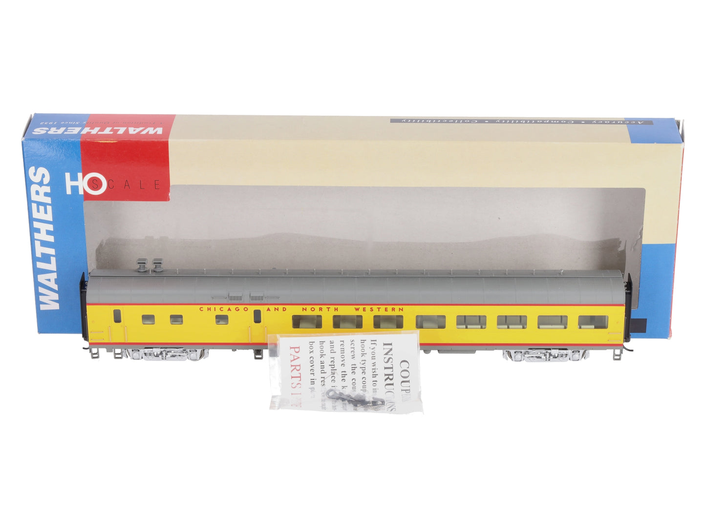 Walthers 932-9554 HO Chicago & North Western ACF Café-Lounge Passenger Car