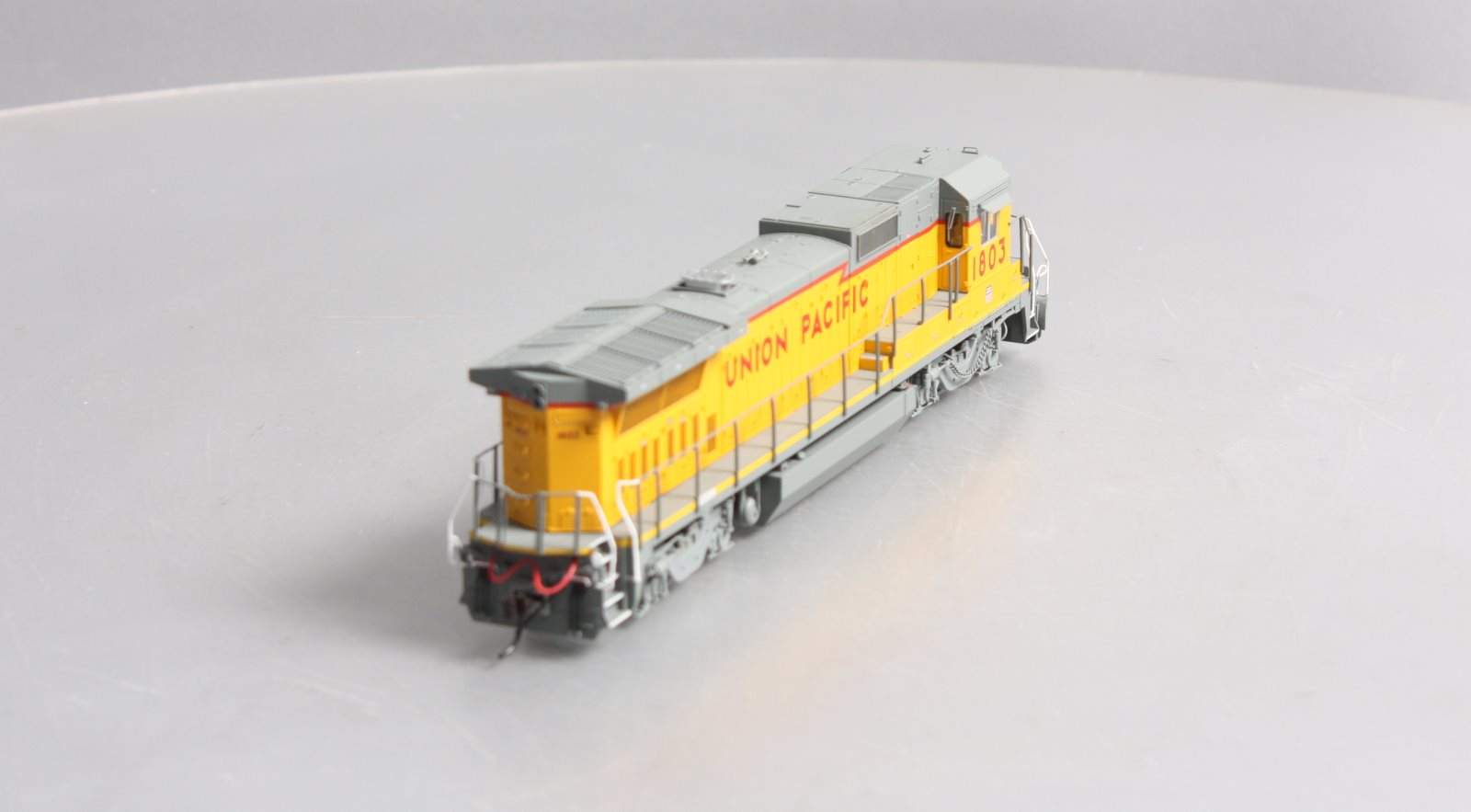 Atlas 7269 HO Union Pacific Dash 8-40B Diesel Locomotive Standard DC #1803