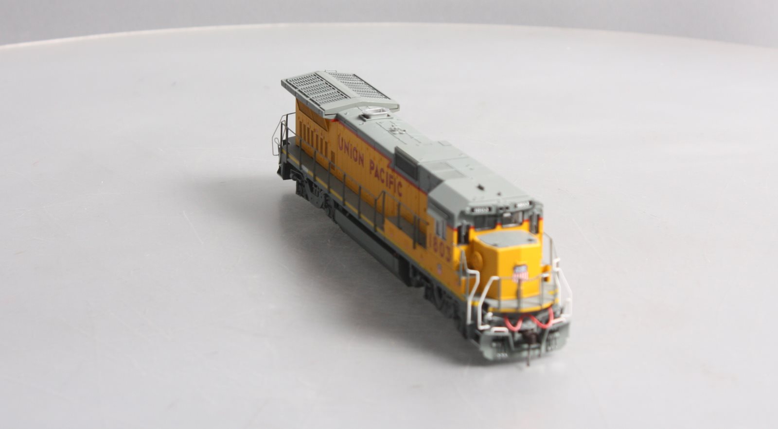Atlas 7269 HO Union Pacific Dash 8-40B Diesel Locomotive Standard DC #1803