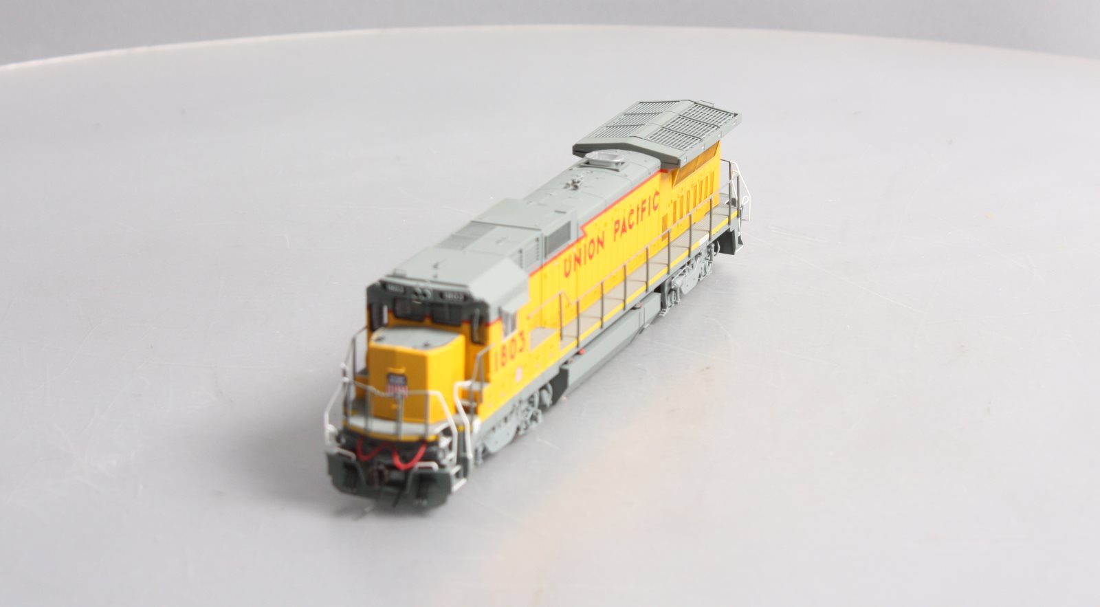 Atlas 7269 HO Union Pacific Dash 8-40B Diesel Locomotive Standard DC #1803