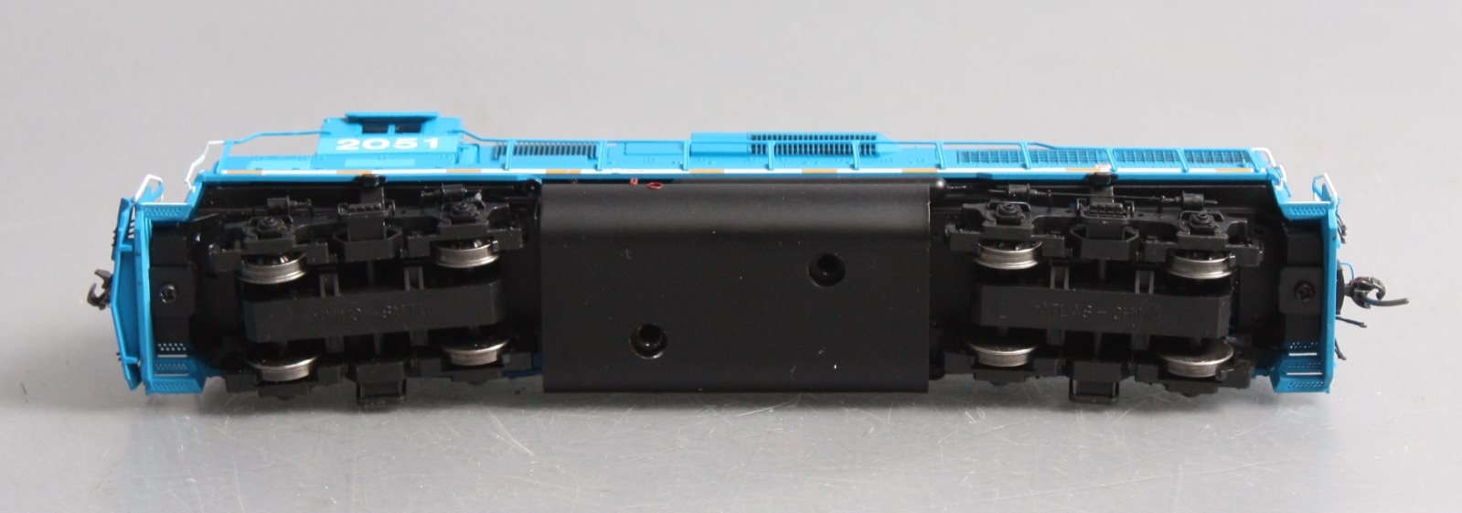 Atlas 10002361 HO BNSF GP38 Low Nose Diesel Locomotive #2051 (Silver Series)