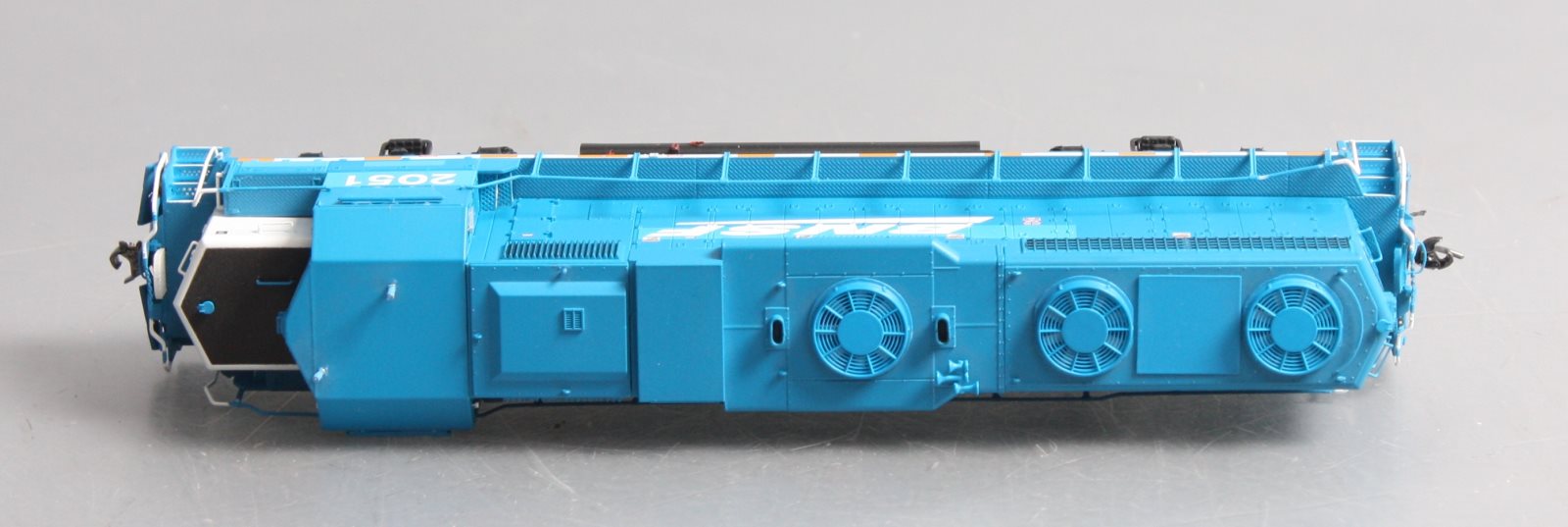 Atlas 10002361 HO BNSF GP38 Low Nose Diesel Locomotive #2051 (Silver Series)