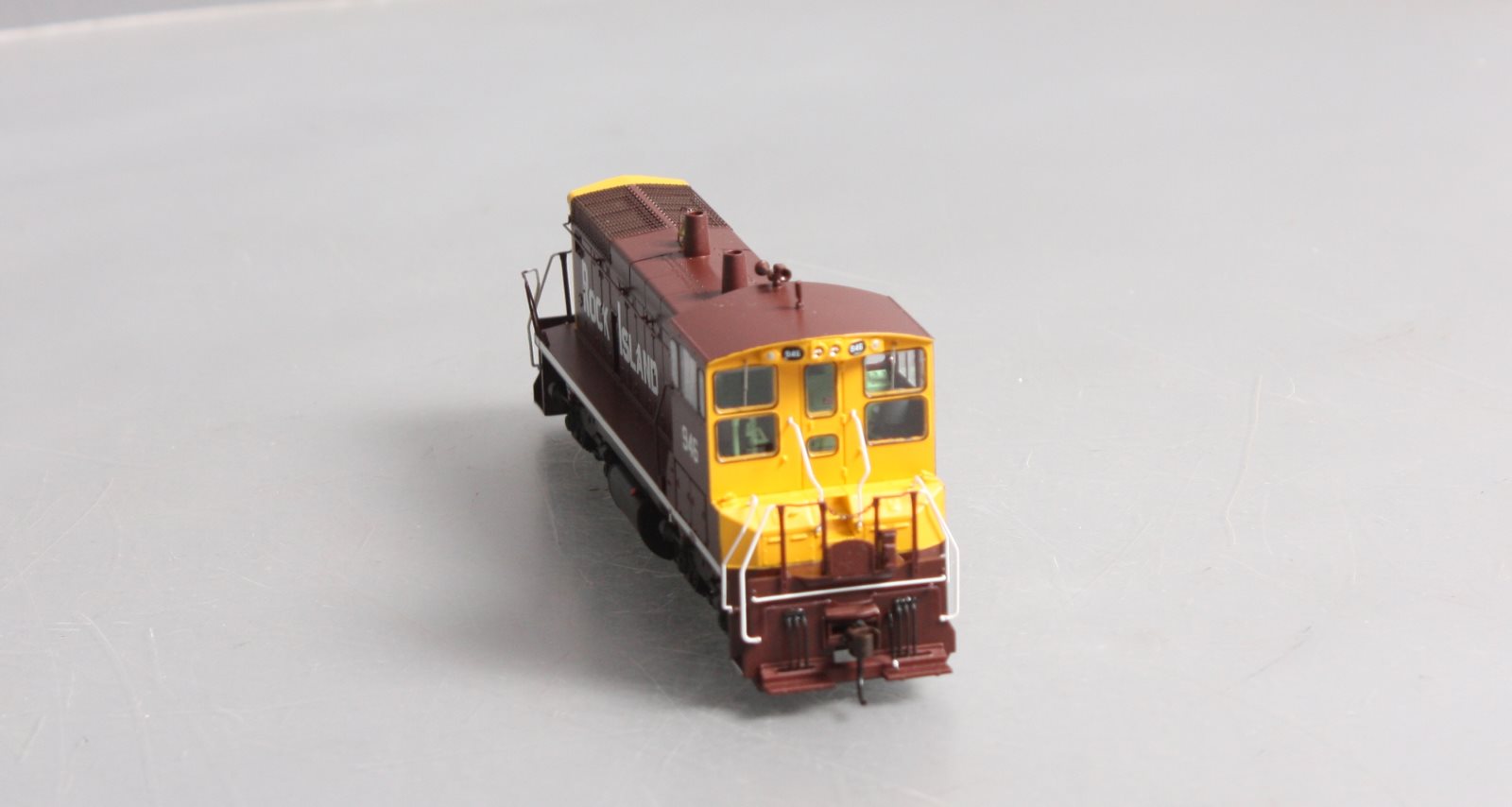 Athearn 95851 HO Rock Island SW1500 Diesel Locomotive #946