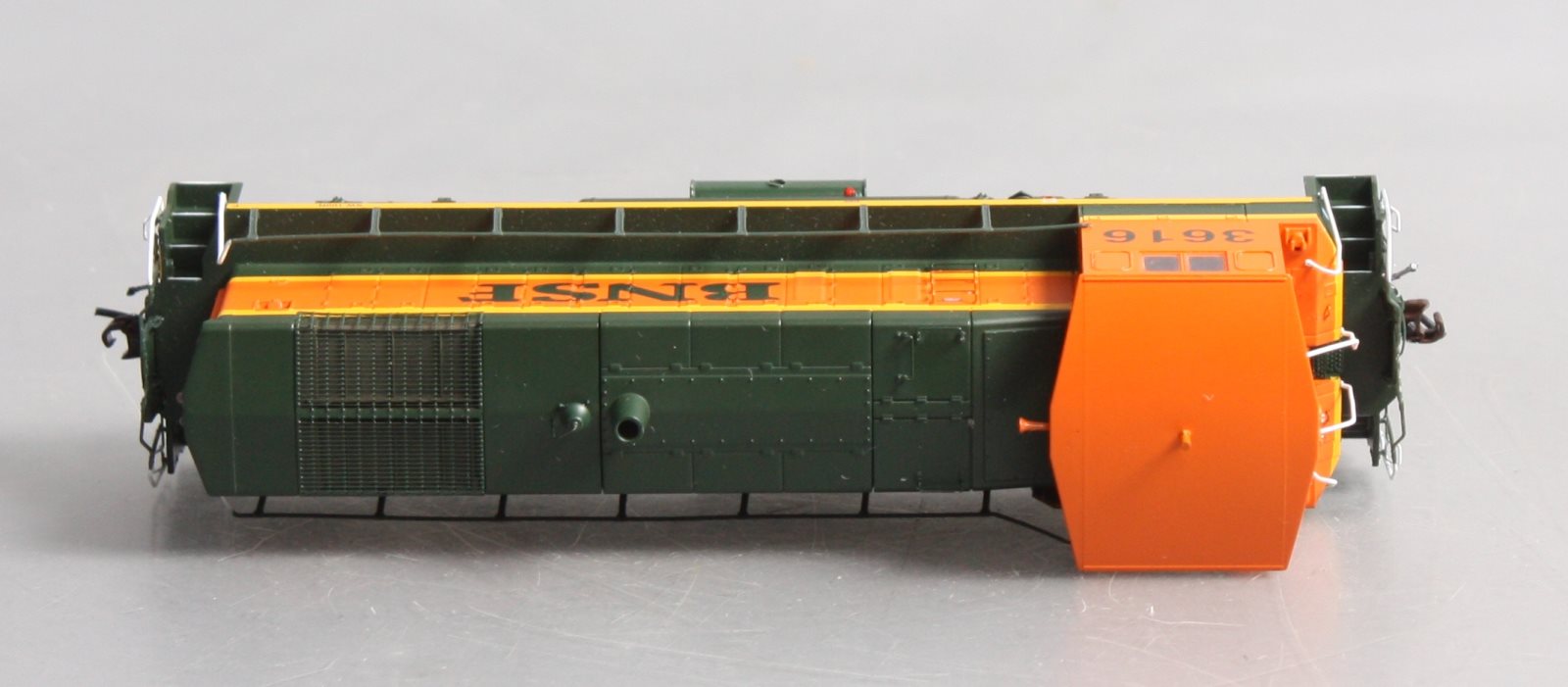 Athearn 95806 HO BNSF/Heritage I SW1000 Diesel Locomotive #3616
