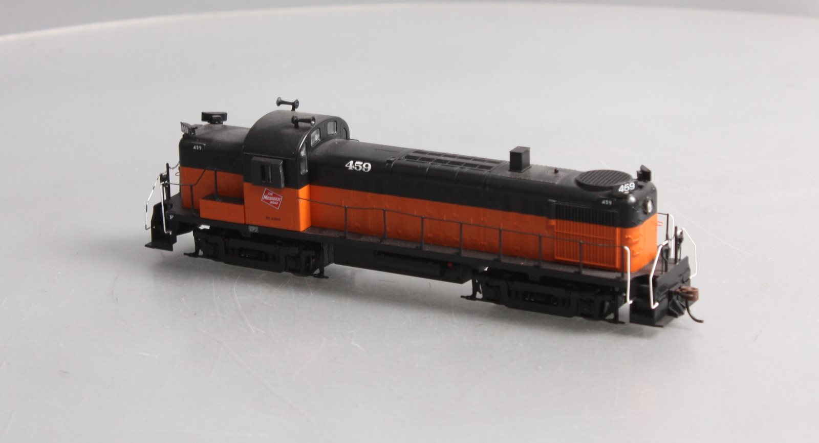 Roundhouse Tour Pak Nスケール 鉄道模型 Roundhouse 96865 HO Milwaukee Road RS-3 Diesel Locomotive #459