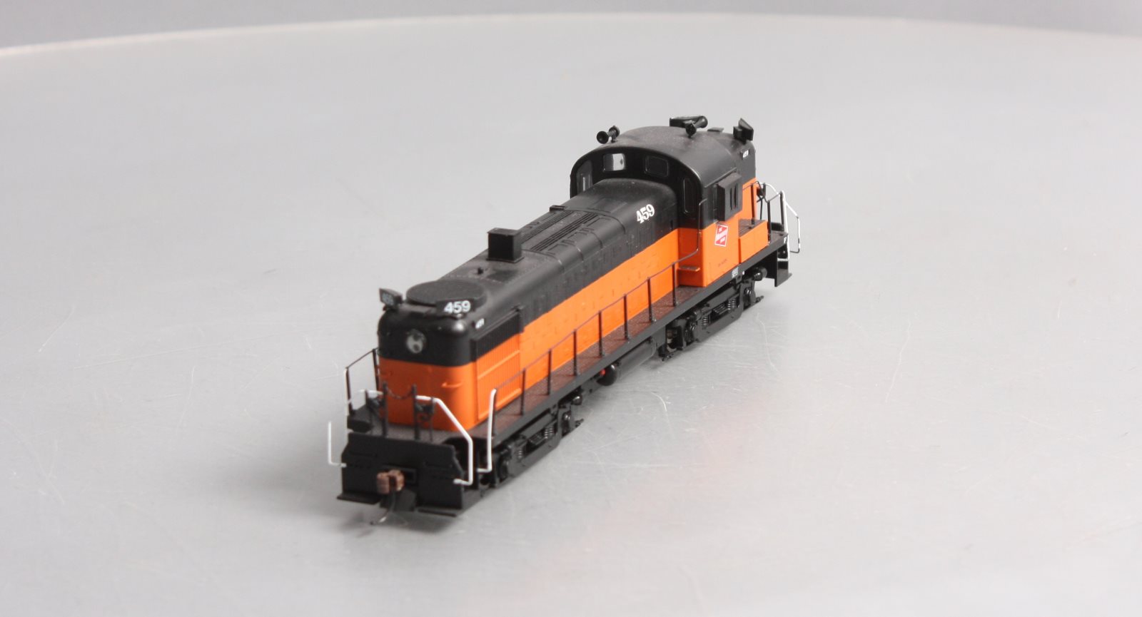 Roundhouse 96865 HO Milwaukee Road RS-3 Diesel Locomotive #459