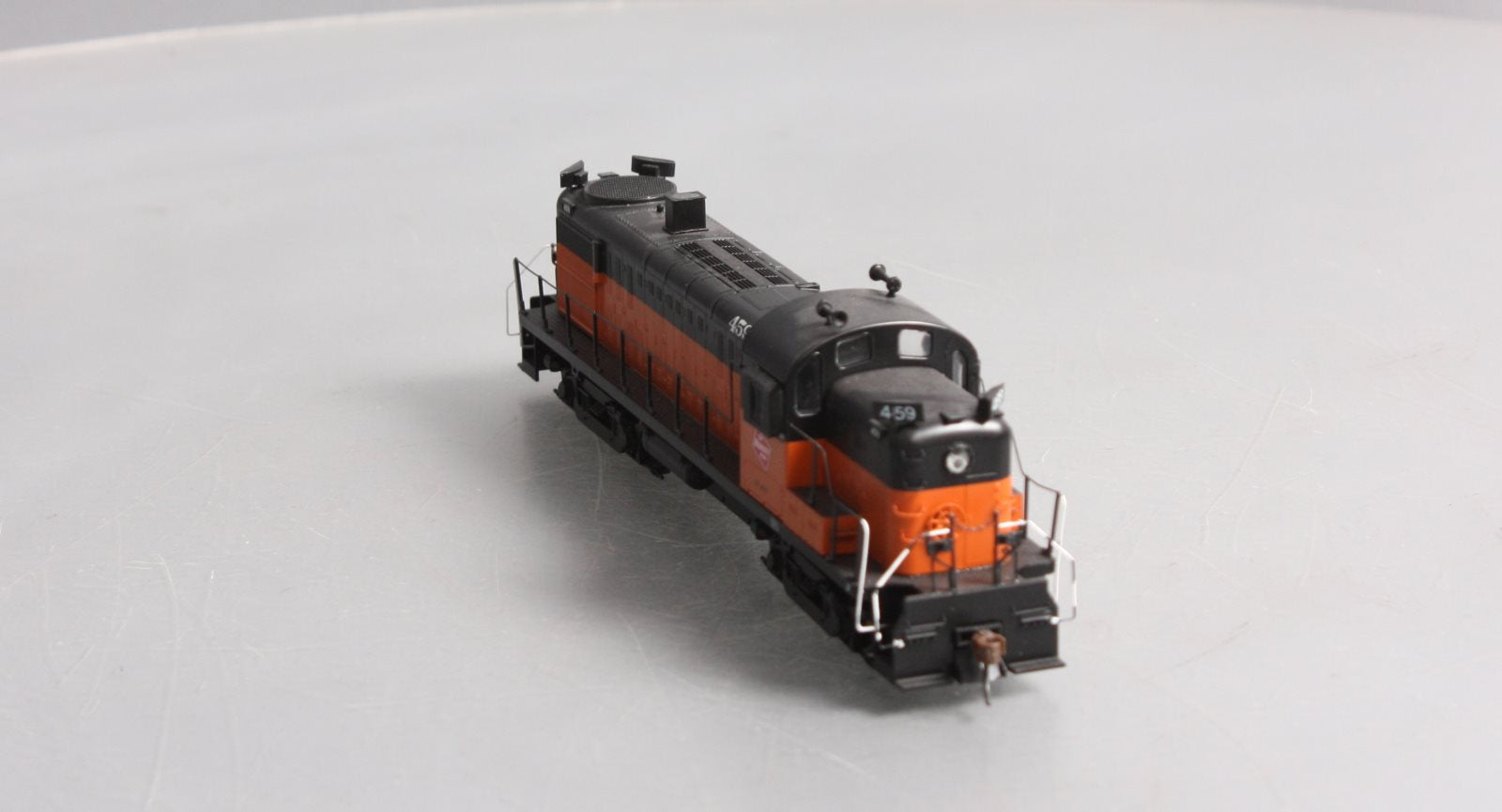 Roundhouse 96865 HO Milwaukee Road RS-3 Diesel Locomotive #459
