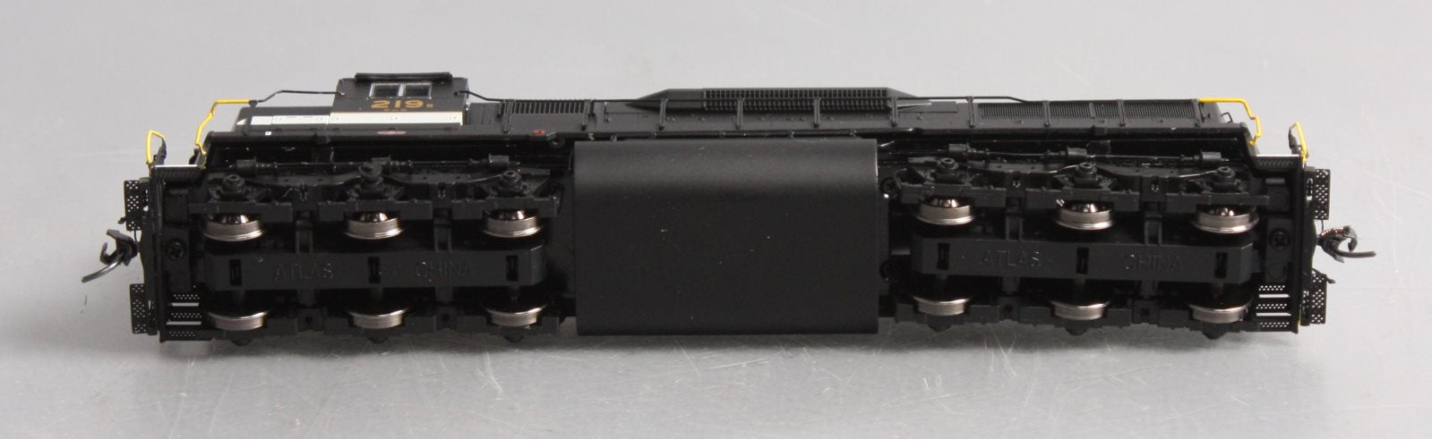 Atlas 10001056 HO Southern SD35 High Nose Diesel Locomotive #219