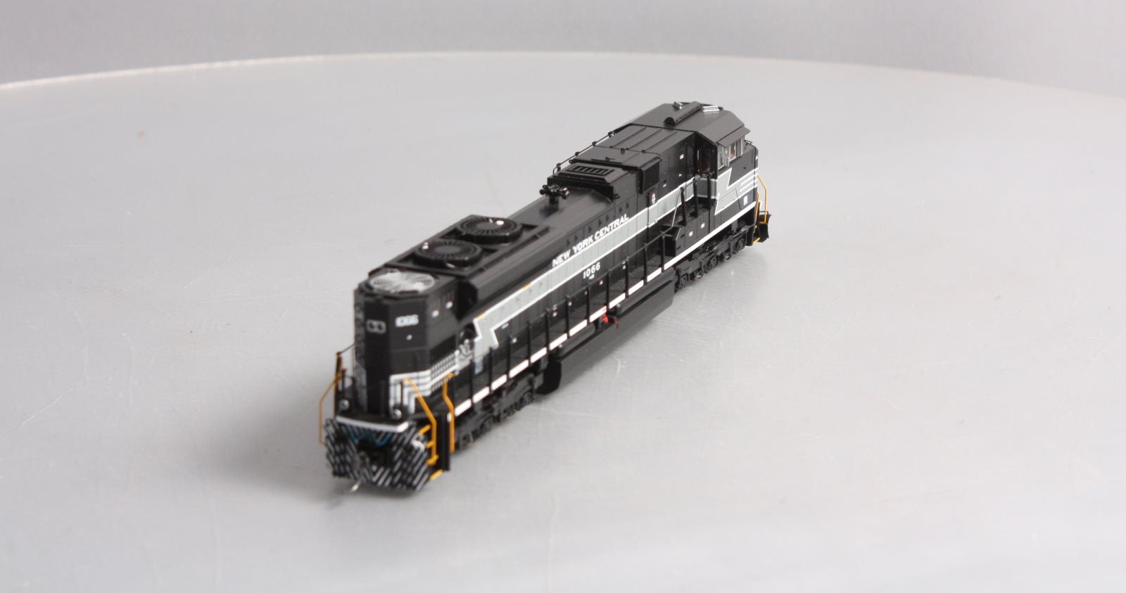MTH 80-2243-0 HO NYC Diesel Locomotive #1066