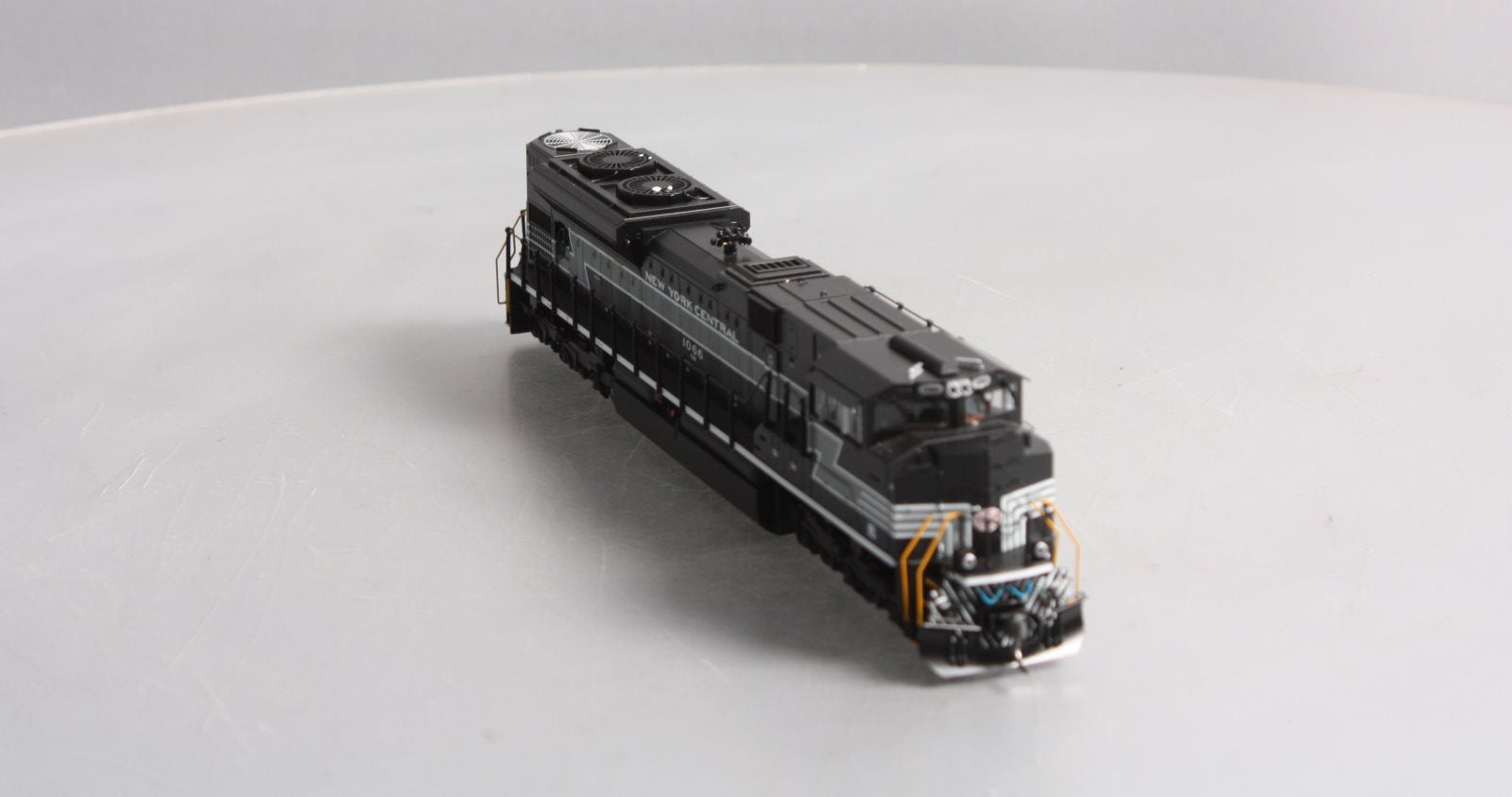 MTH 80-2243-0 HO NYC Diesel Locomotive #1066
