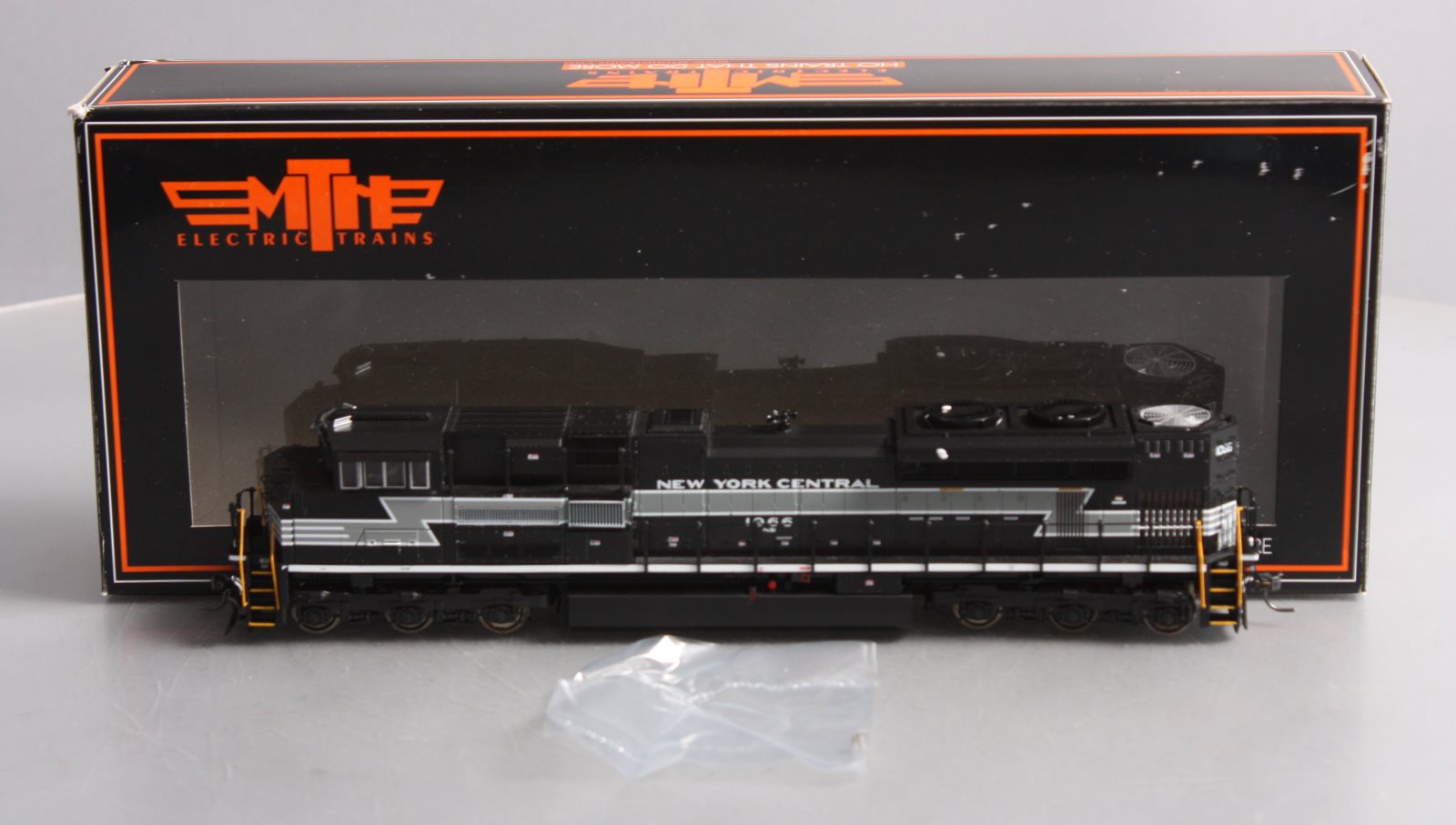 MTH 80-2243-0 HO NYC Diesel Locomotive #1066