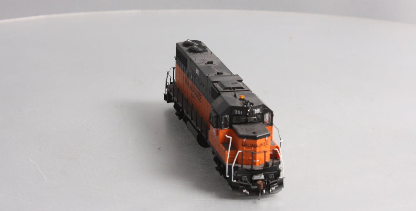 Athearn G40520 HO Milwaukee GP38-2 Diesel Locomotive #351 LN/Box