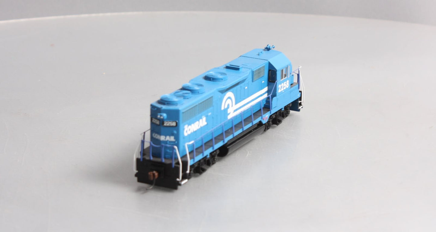 Athearn 96027 HO Conrail Ready to Run GP35 Diesel Locomotive #2258