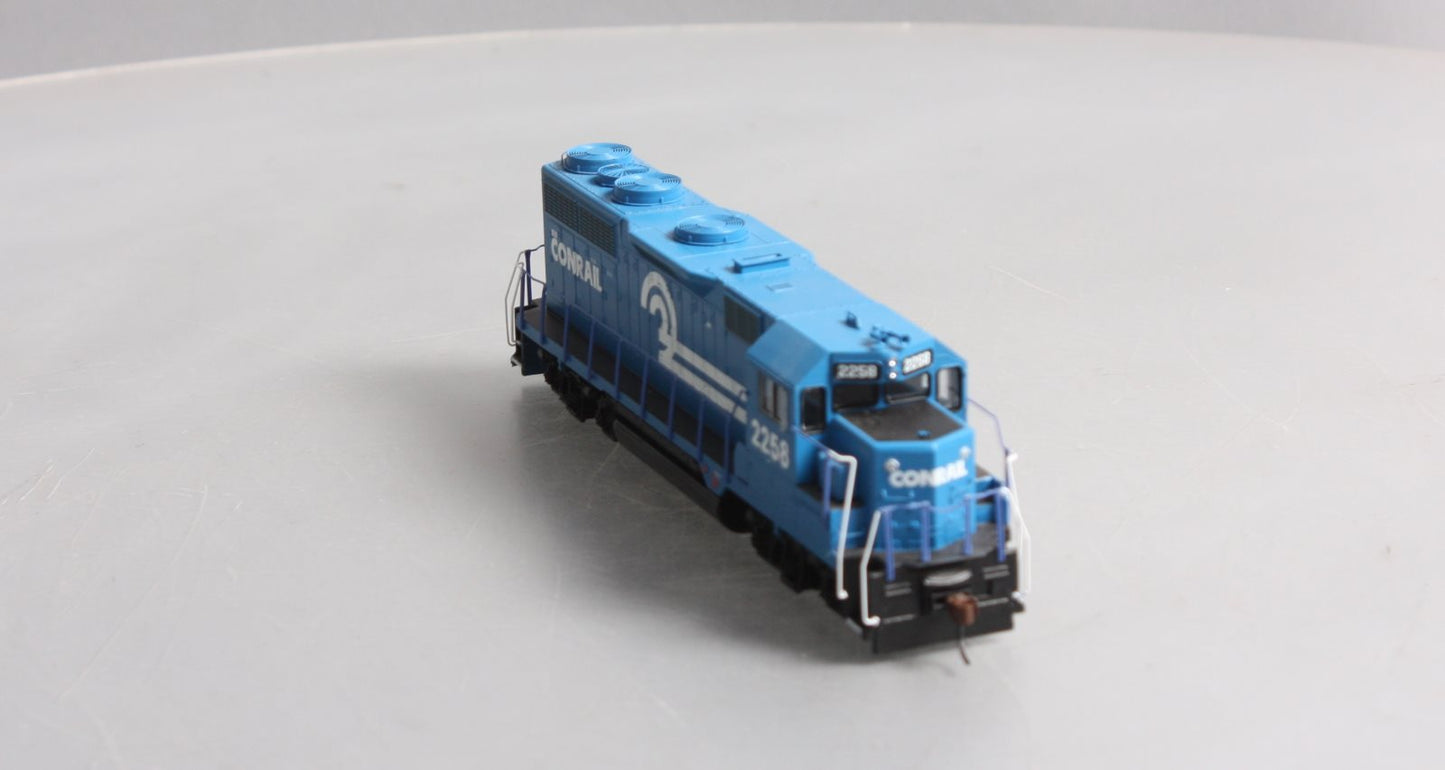 Athearn 96027 HO Conrail Ready to Run GP35 Diesel Locomotive #2258