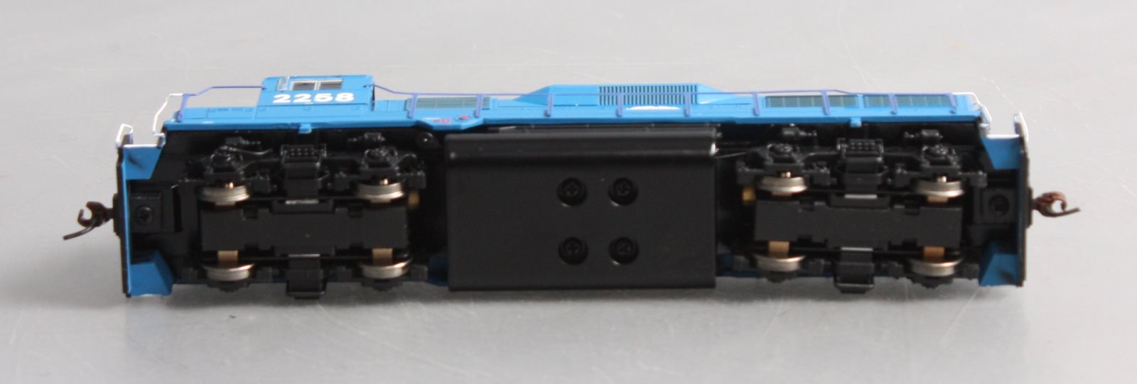 Athearn 96027 HO Conrail Ready to Run GP35 Diesel Locomotive #2258