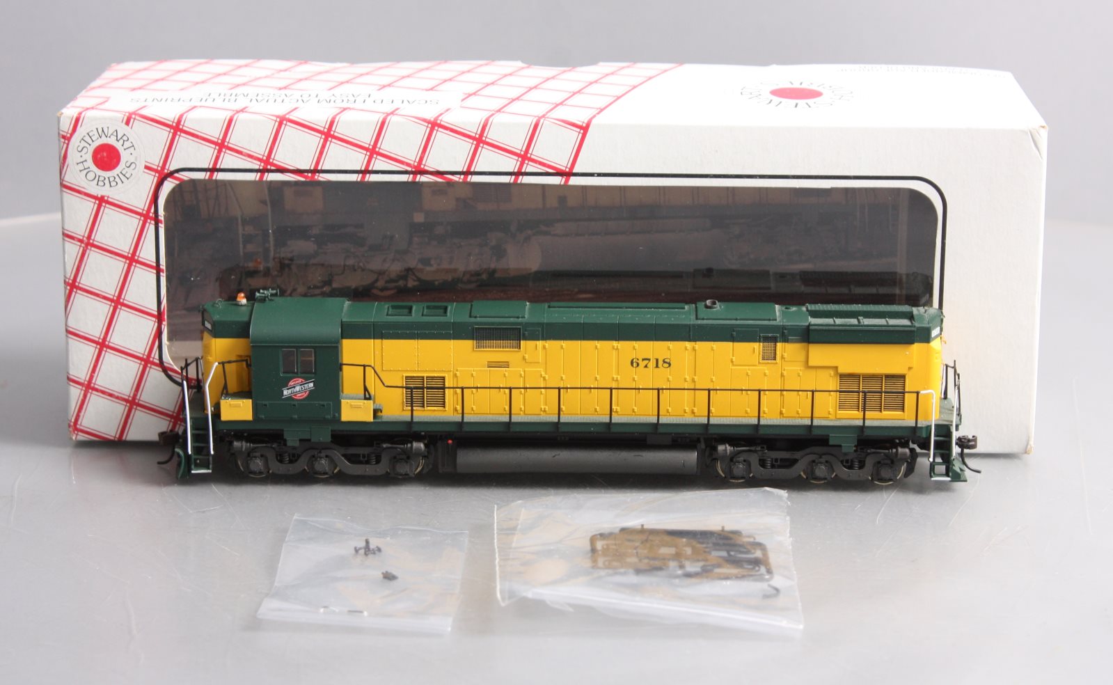 Stewart 6261 HO Chicago & North Western Diesel ALCO C628 High Hood Powered #6718