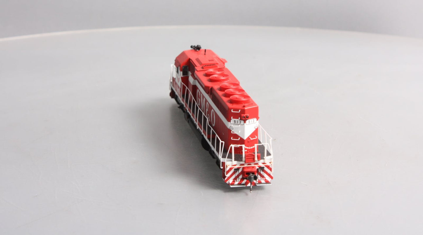 Athearn 86725 HO Gulf, Mobile & Ohio/Red & White SD40 Diesel Locomotive #913
