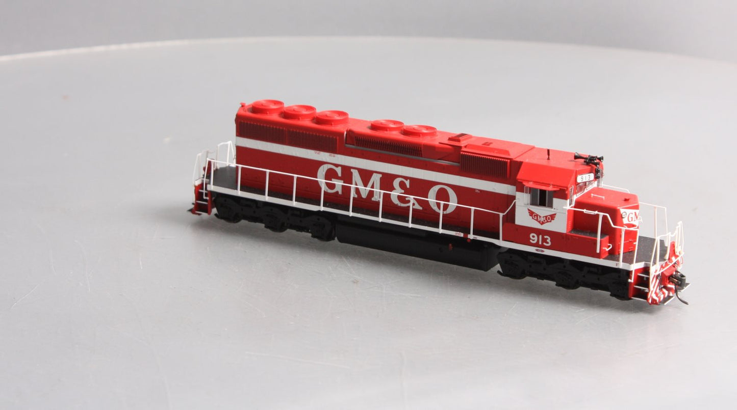 Athearn 86725 HO Gulf, Mobile & Ohio/Red & White SD40 Diesel Locomotive #913