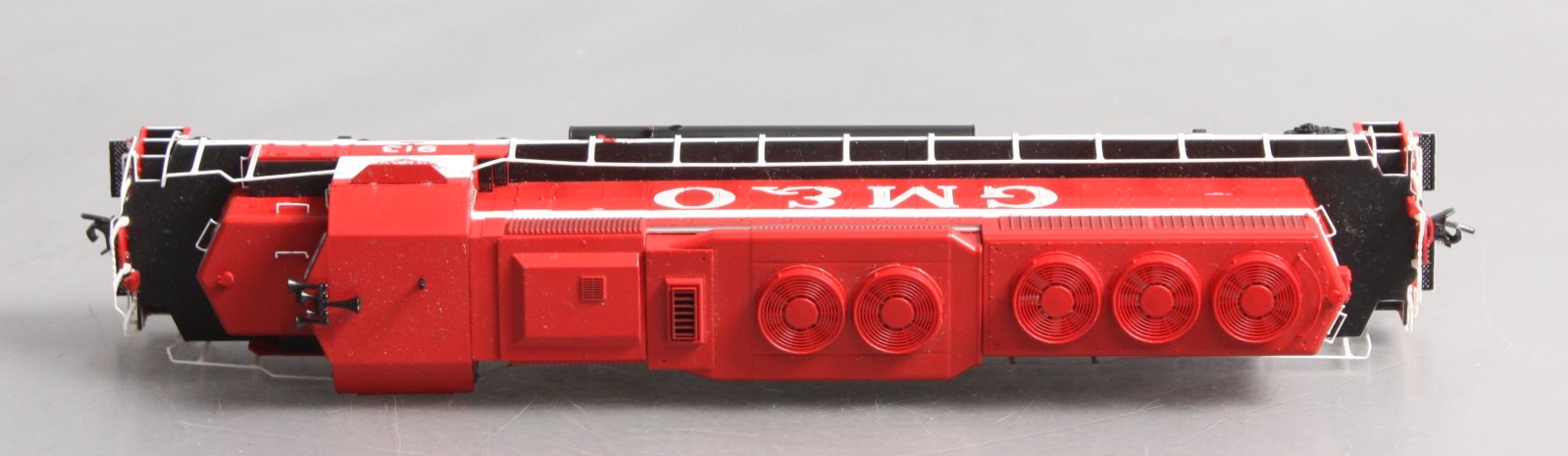 Athearn 86725 HO Gulf, Mobile & Ohio/Red & White SD40 Diesel Locomotive #913