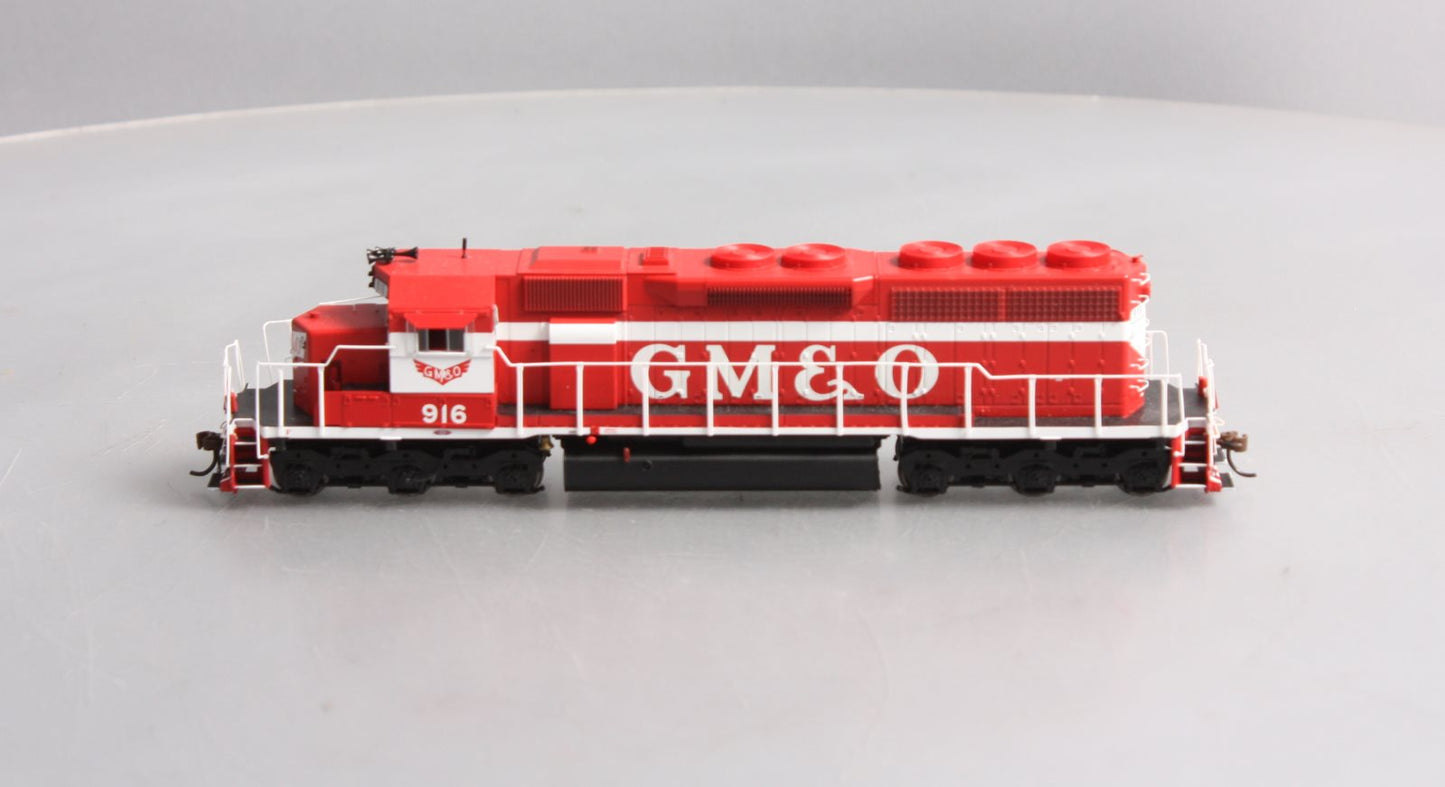 Athearn 86727 HO Gulf, Mobile & Ohio/Red & White SD40 Diesel Locomotive #916