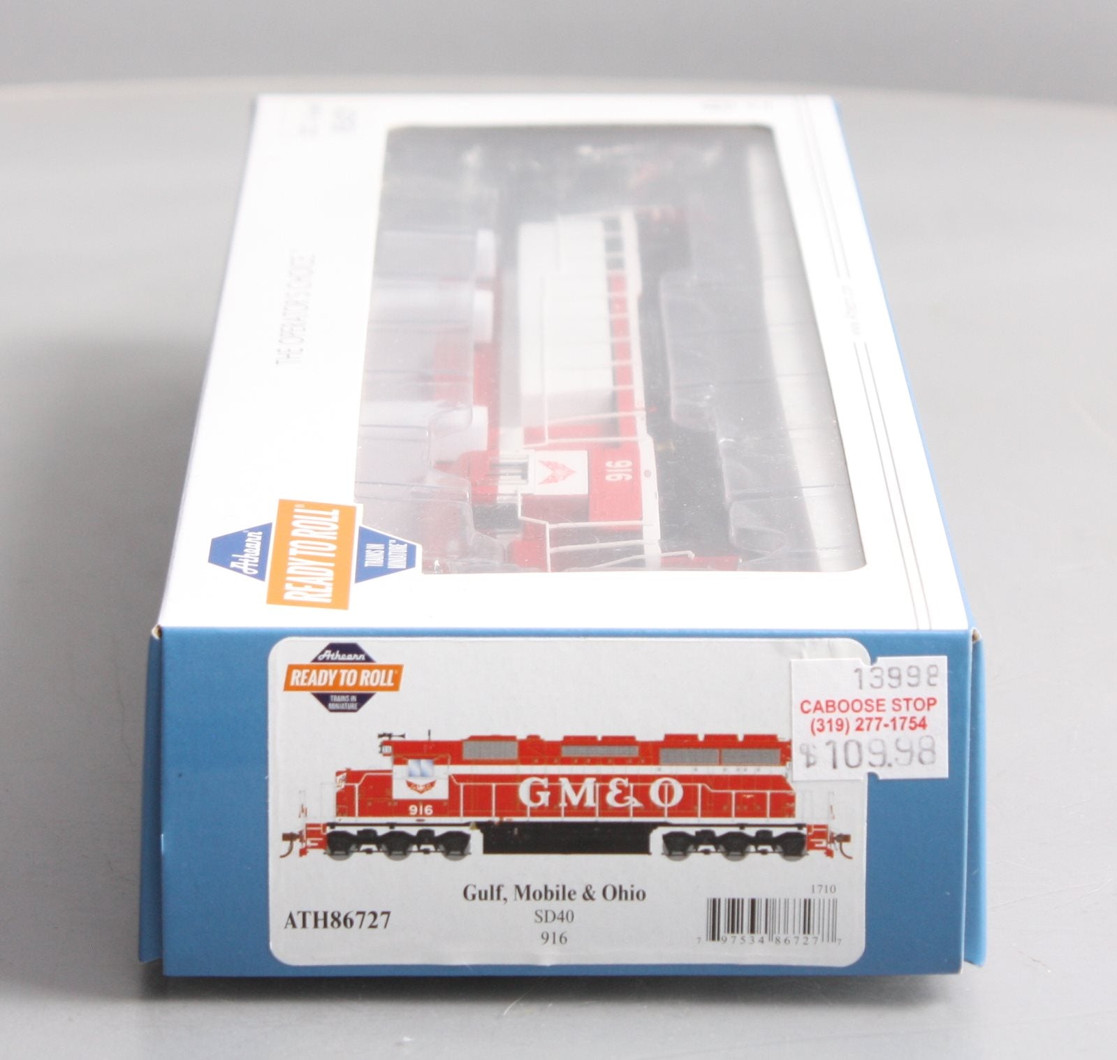 Athearn 86727 HO Gulf, Mobile & Ohio/Red & White SD40 Diesel Locomotive #916