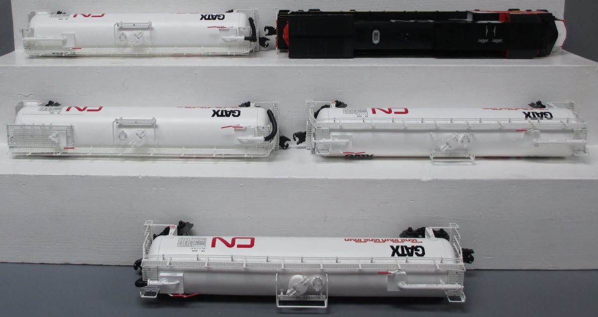 Lionel 6-21790 O Gauge Canadian National Dash-9 Diesel Tank Train Set NIB